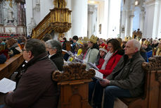 Aussendung der Sternsinger im Hohen Dom zu Fulda (Foto: Karl-Franz Thiede)